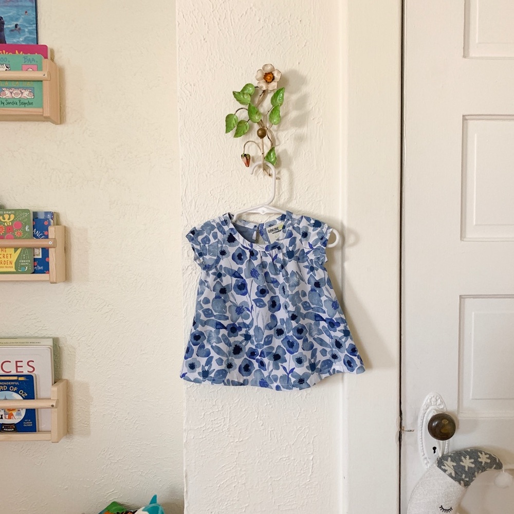 Cute blue floral top